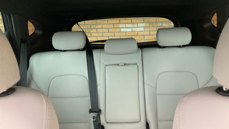 Hyundai Tucson 2.0 CRDi 48V MHD Premium SE 5dr 4WD DCT Diesel Estate